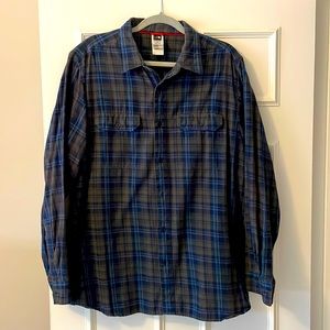 The North Face, Men’s, Large, Flannel Shirt, with two front button pockets